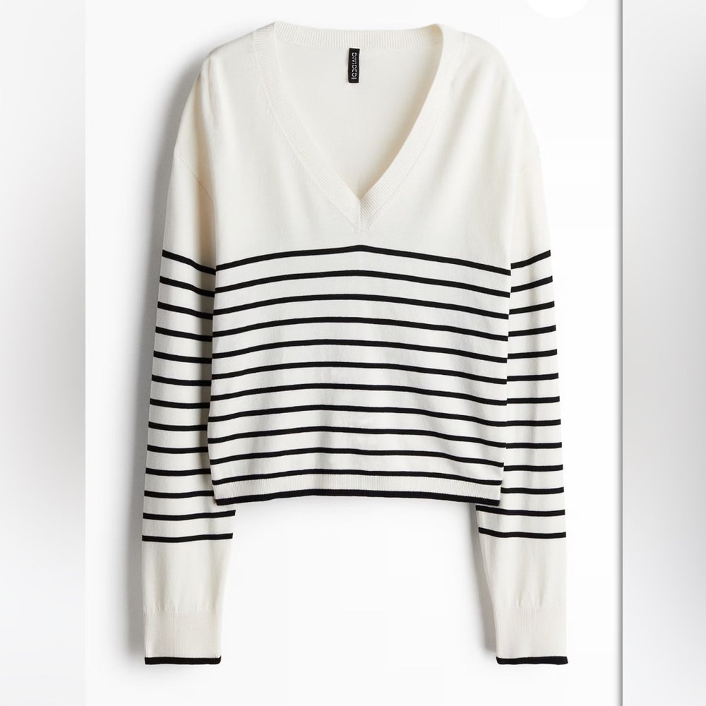 H&M White and Black Striped Sweater